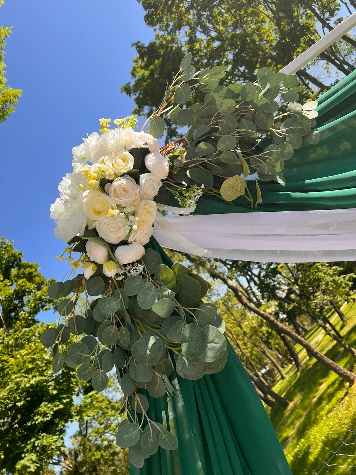 Květiny na slavobránu 7